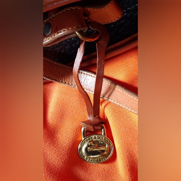 Authentic Vintage Dooney & Bourke AWL Essex Bag - Picture 8 of 9